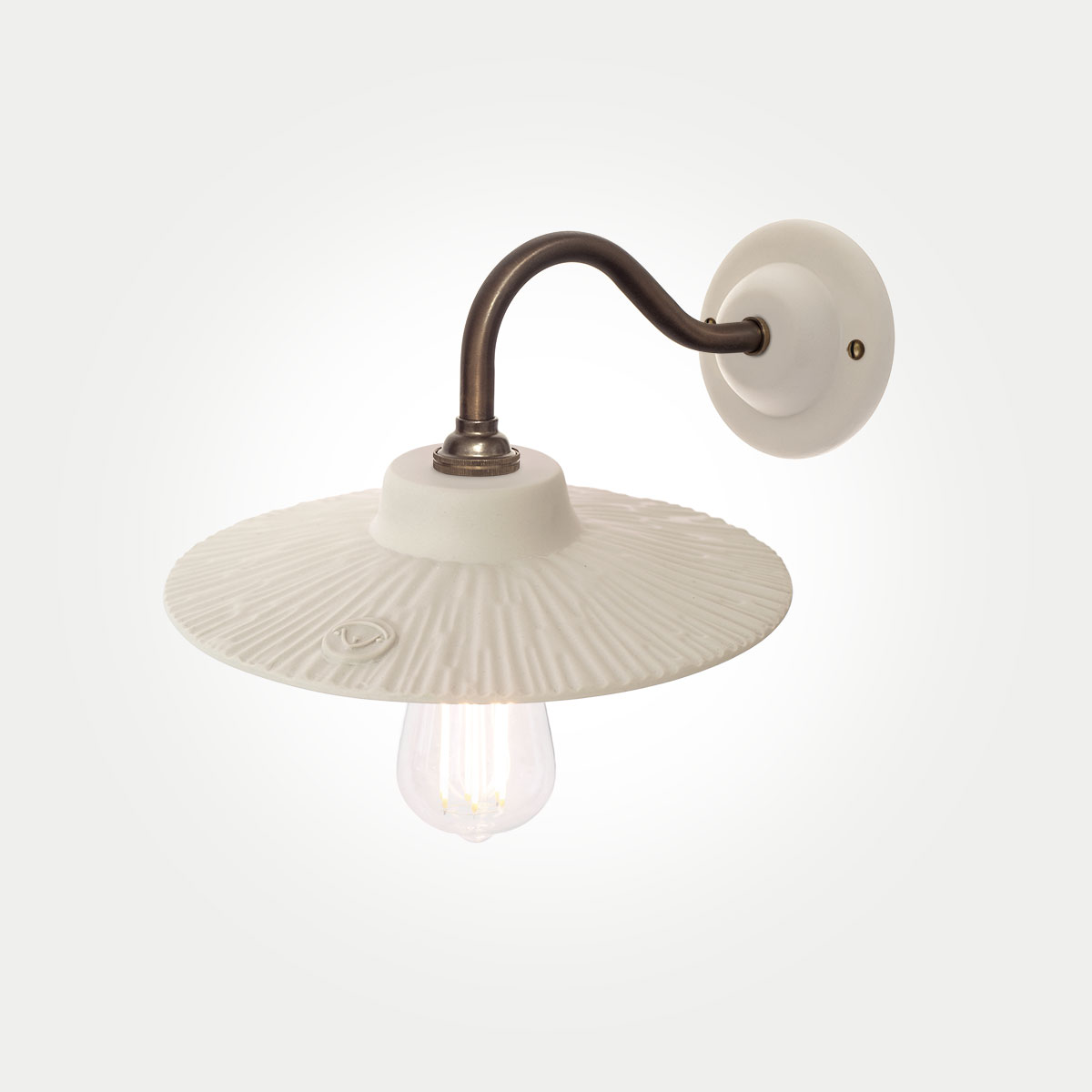 Wall Light Bergholt-Odette Dimmable LED Light Bulb