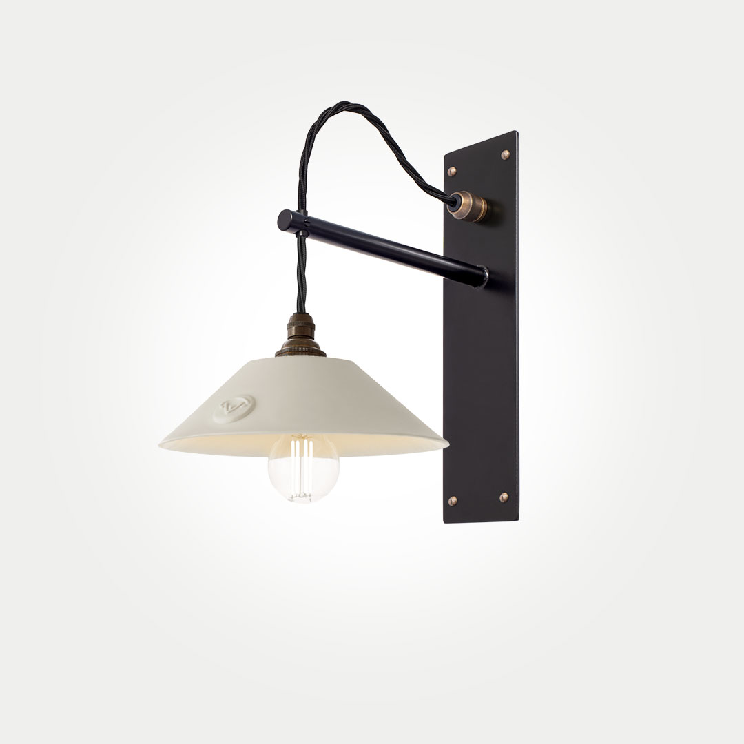 Keats-S-Nayland-crop Dimmable LED Light Bulb