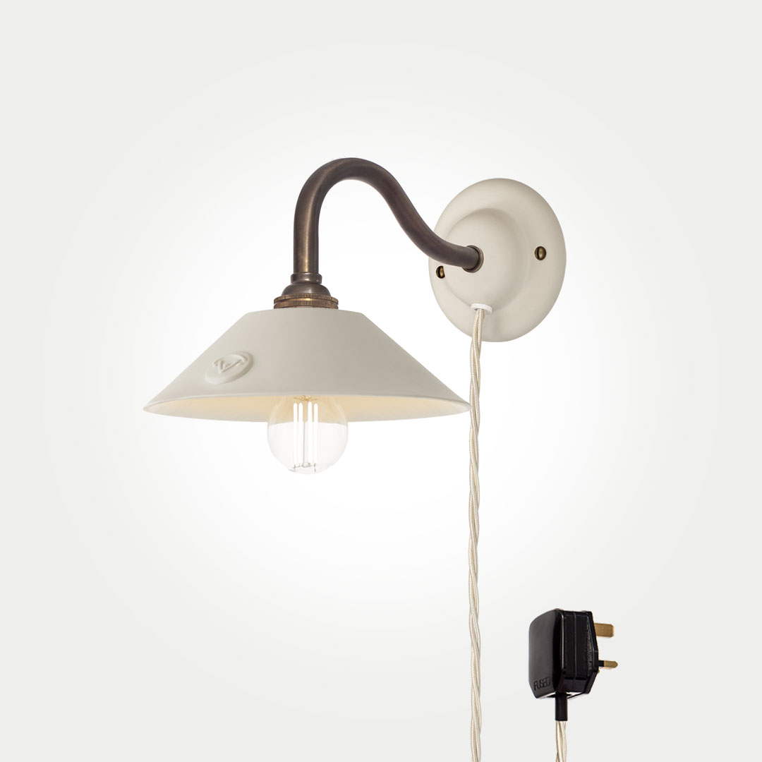 Bergholt-Small-Keats Dimmable LED Light Bulb Pear